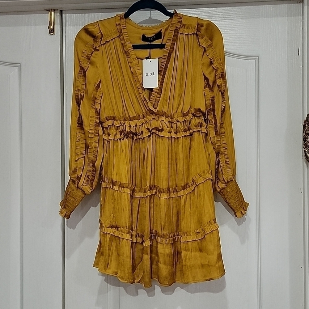 NWT Small OPT ONE PRETTY TIME Tianna Mini Dress Gold Pleated Ruffle Tiered - Picture 2 of 4
